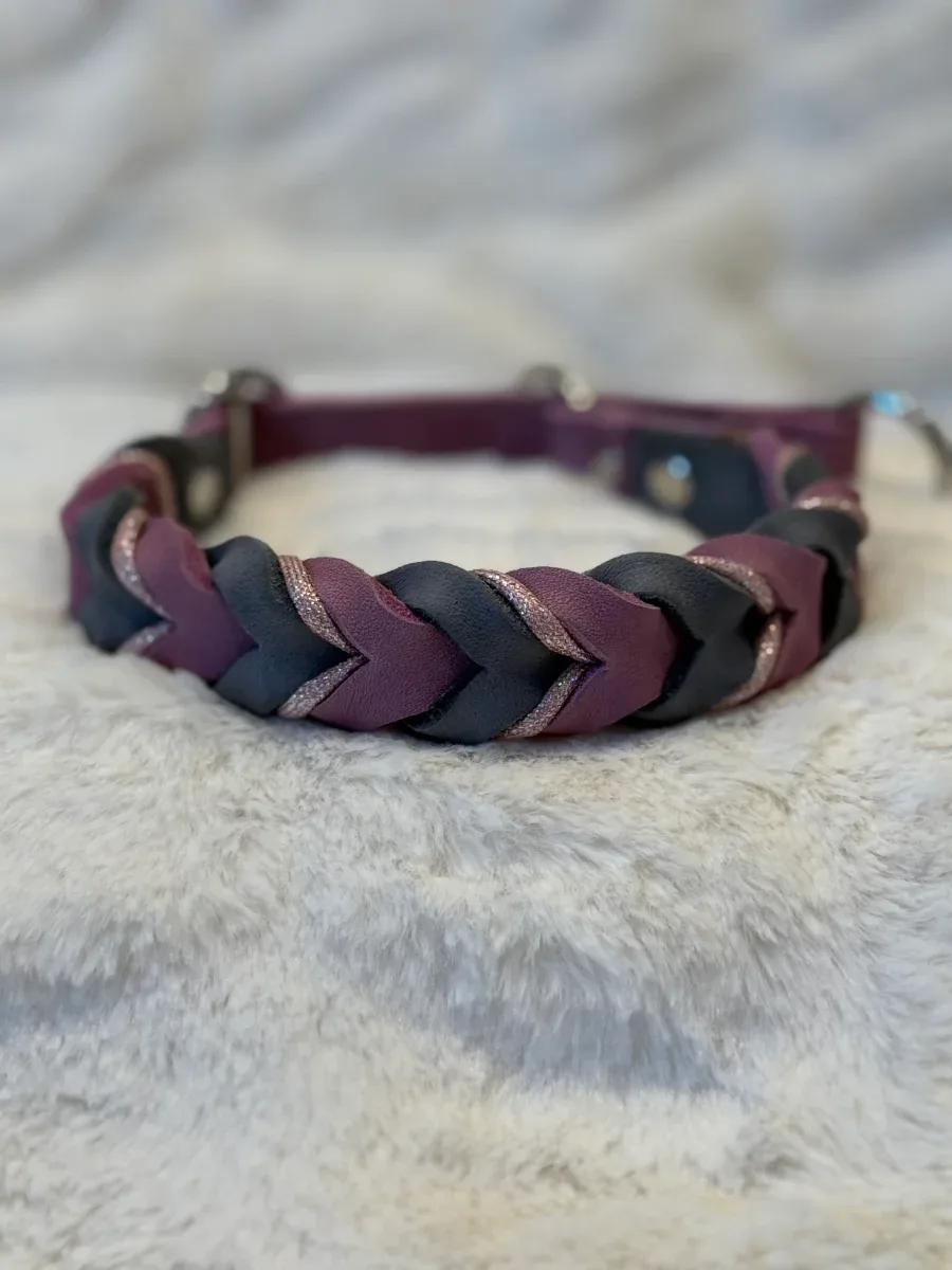 Flätat läderhalsband