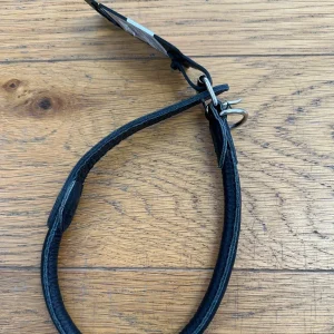 Halsband läder Rundsytt svart 45 cm