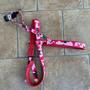 Hundsele Rosa/Röd Militär färgad 95cm