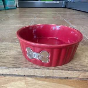 Hundskål i keramik Röd