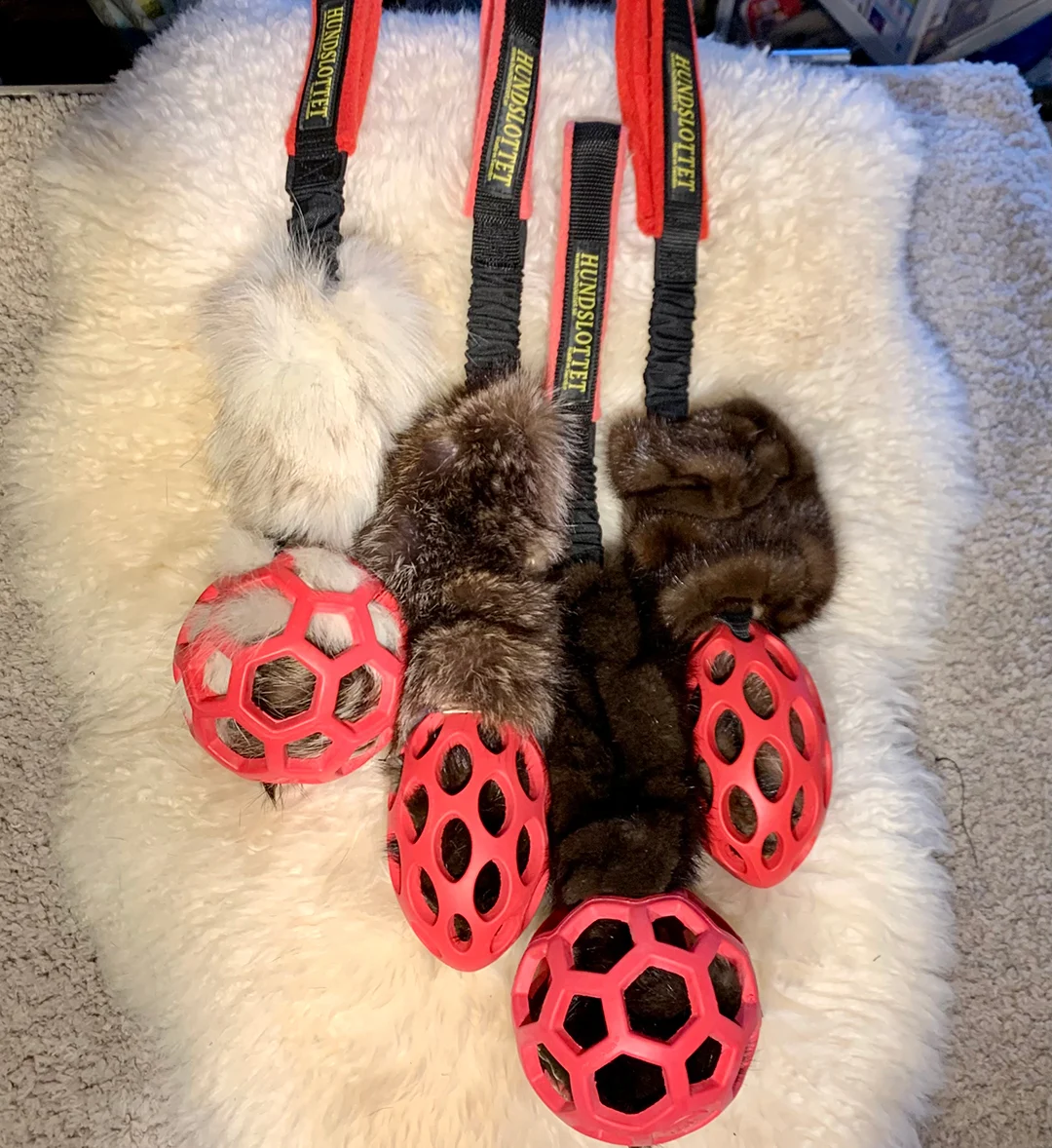 Pälsleksak med JW Pet Hol-ee Roller boll Large