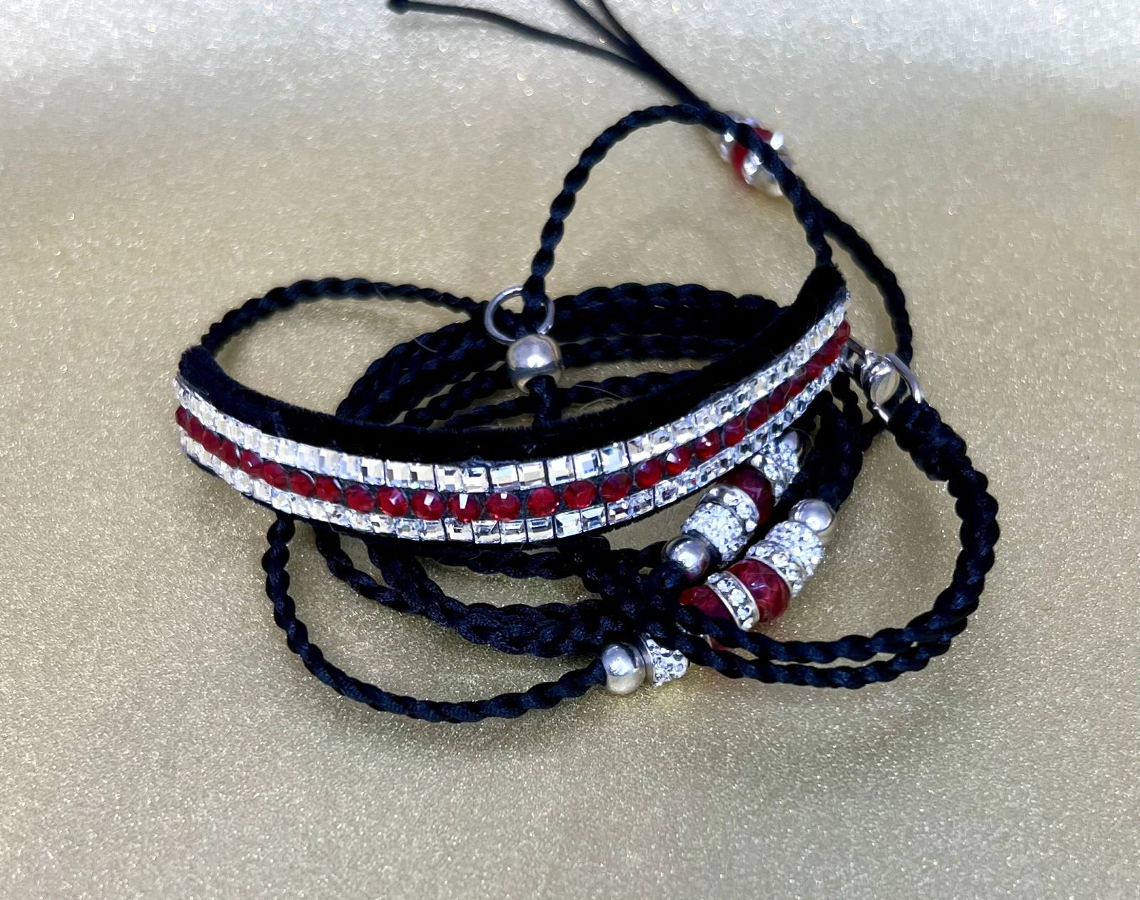 Showkoppel med bred front Svart med silver & röd bling BFS-1