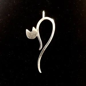 Silversmycke hängande katt